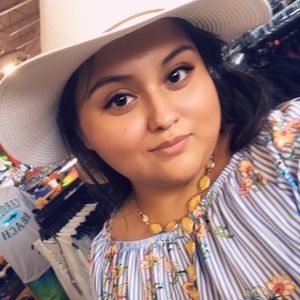 Meet your Posher, Blanca